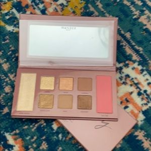 Wander Beauty Getaway Palette